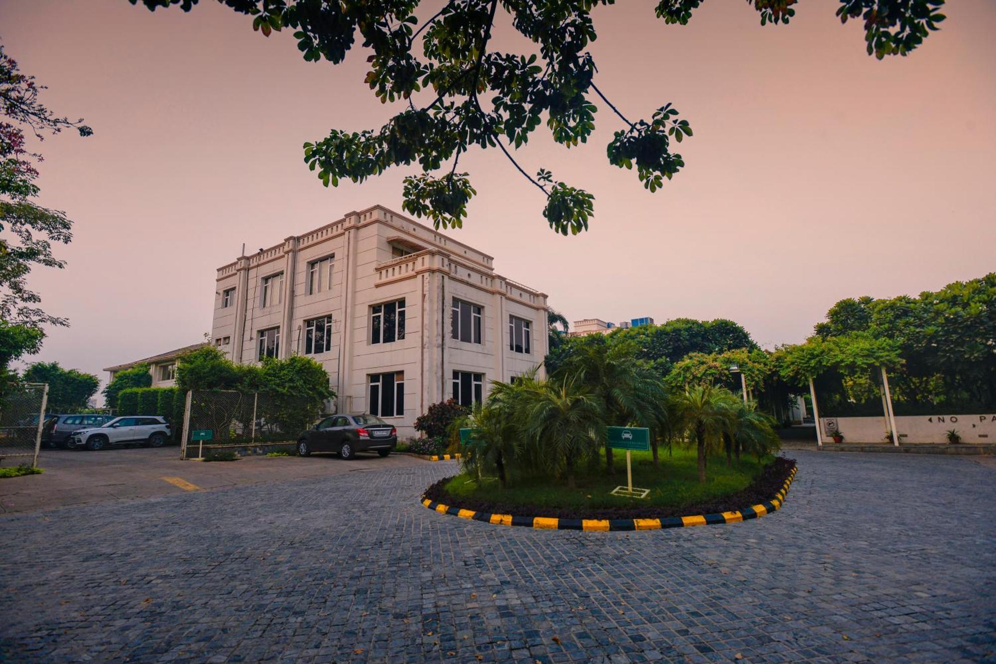 Treehouse Hotel Club & Spa Dharuhera Exterior photo
