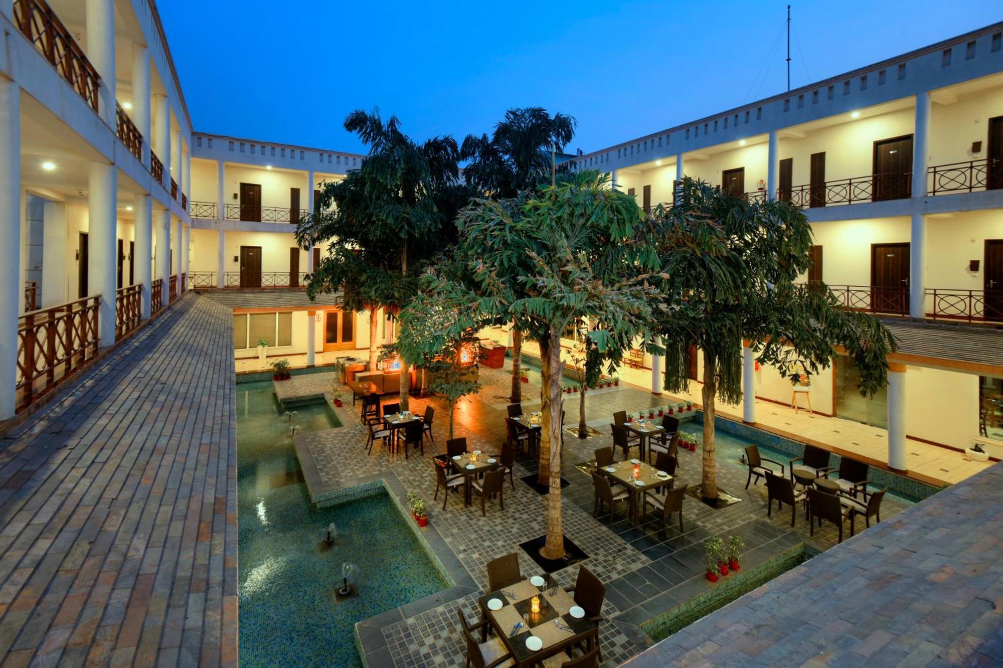 Treehouse Hotel Club & Spa Dharuhera Exterior photo