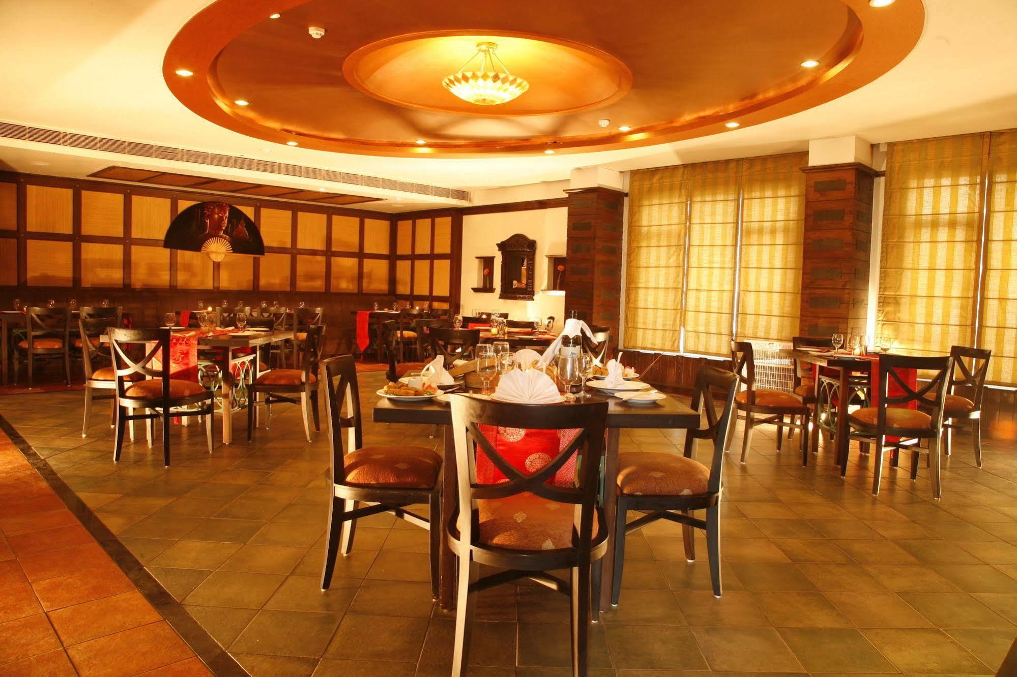 Treehouse Hotel Club & Spa Dharuhera Exterior photo