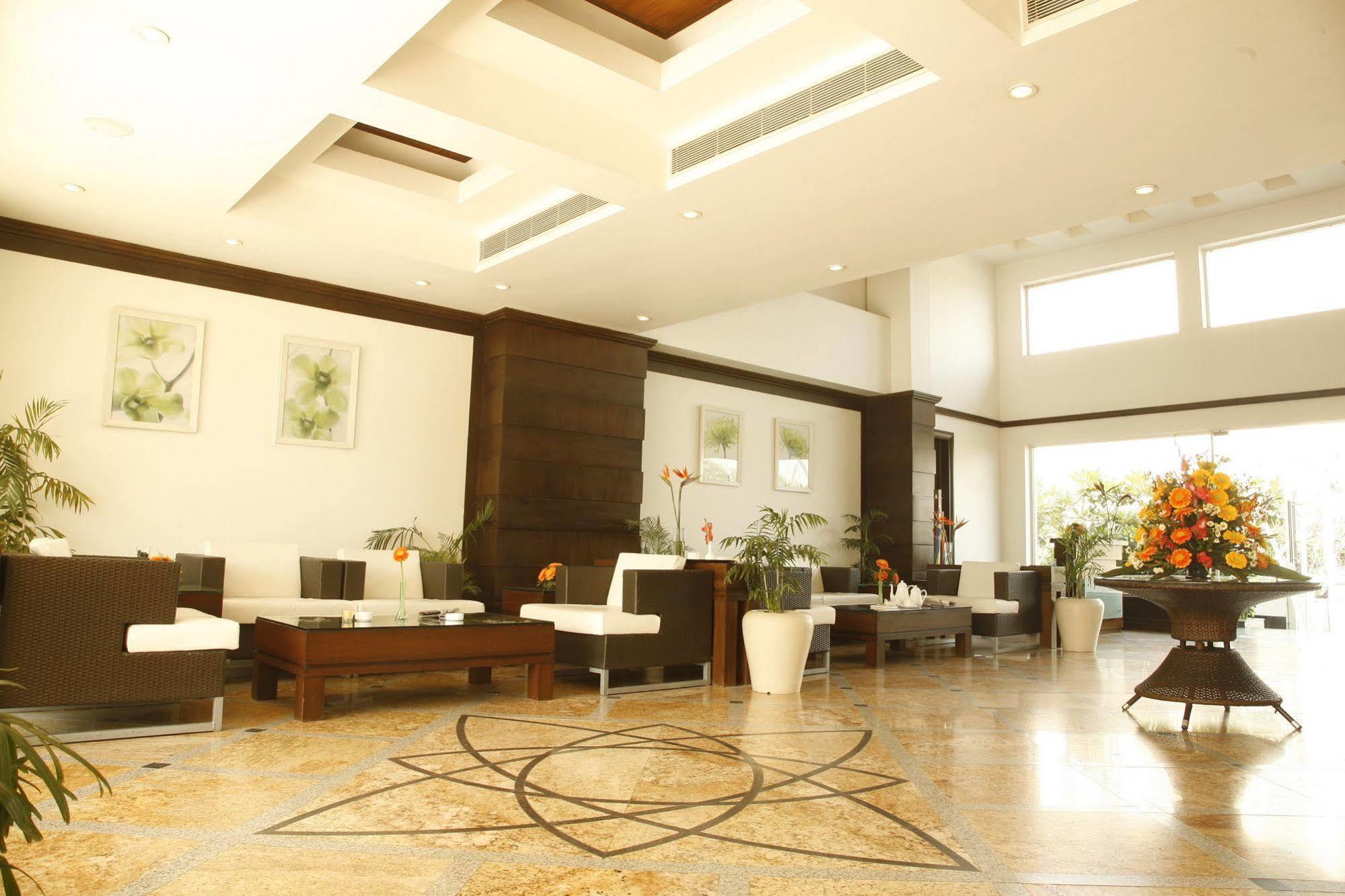 Treehouse Hotel Club & Spa Dharuhera Exterior photo