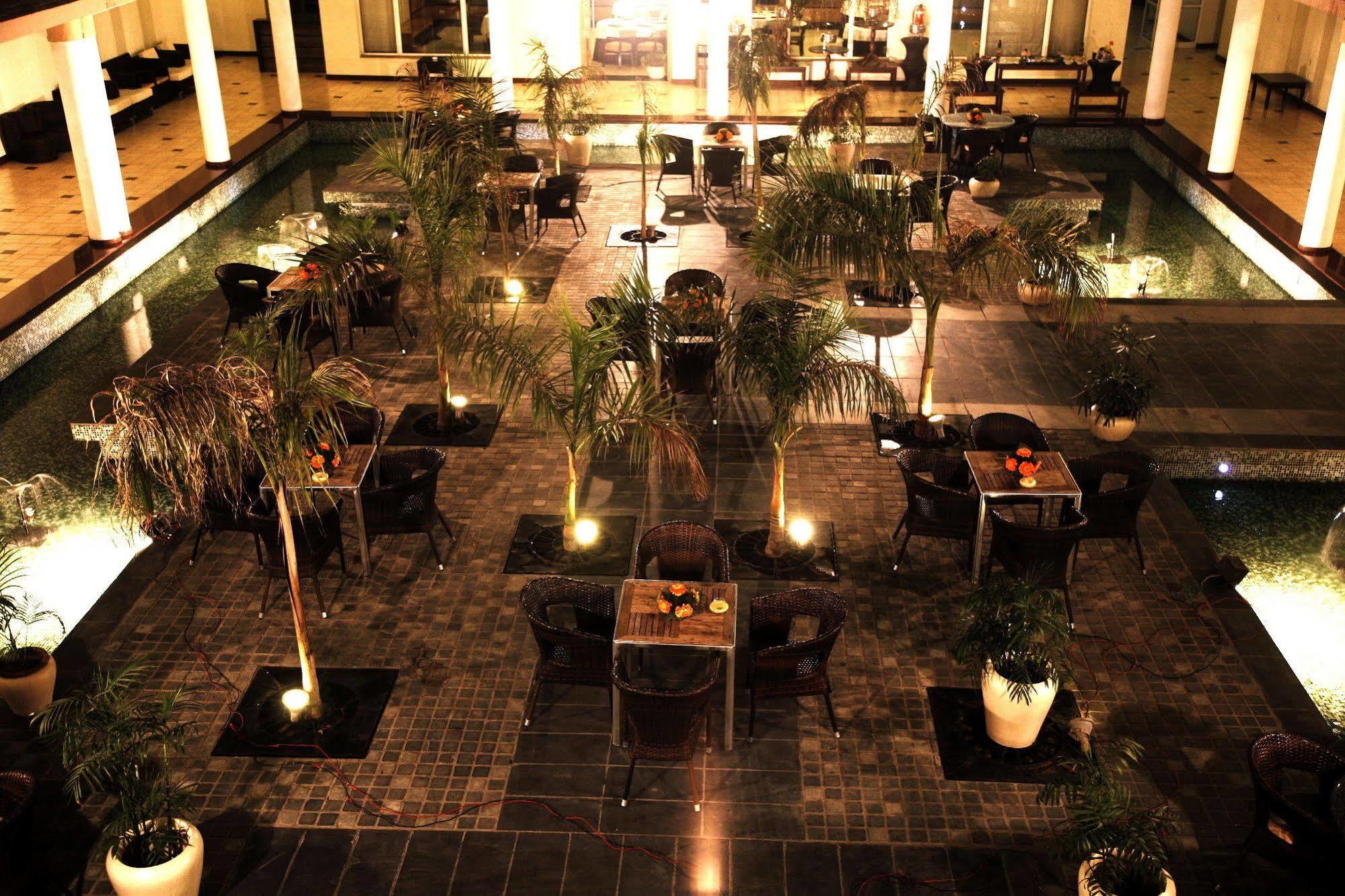 Treehouse Hotel Club & Spa Dharuhera Exterior photo
