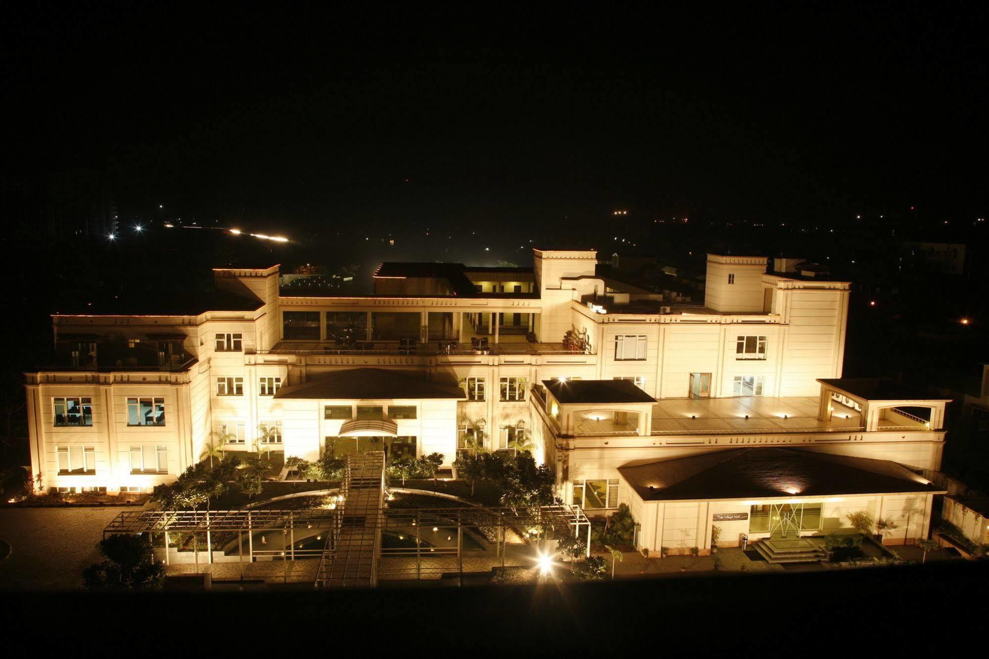 Treehouse Hotel Club & Spa Dharuhera Exterior photo