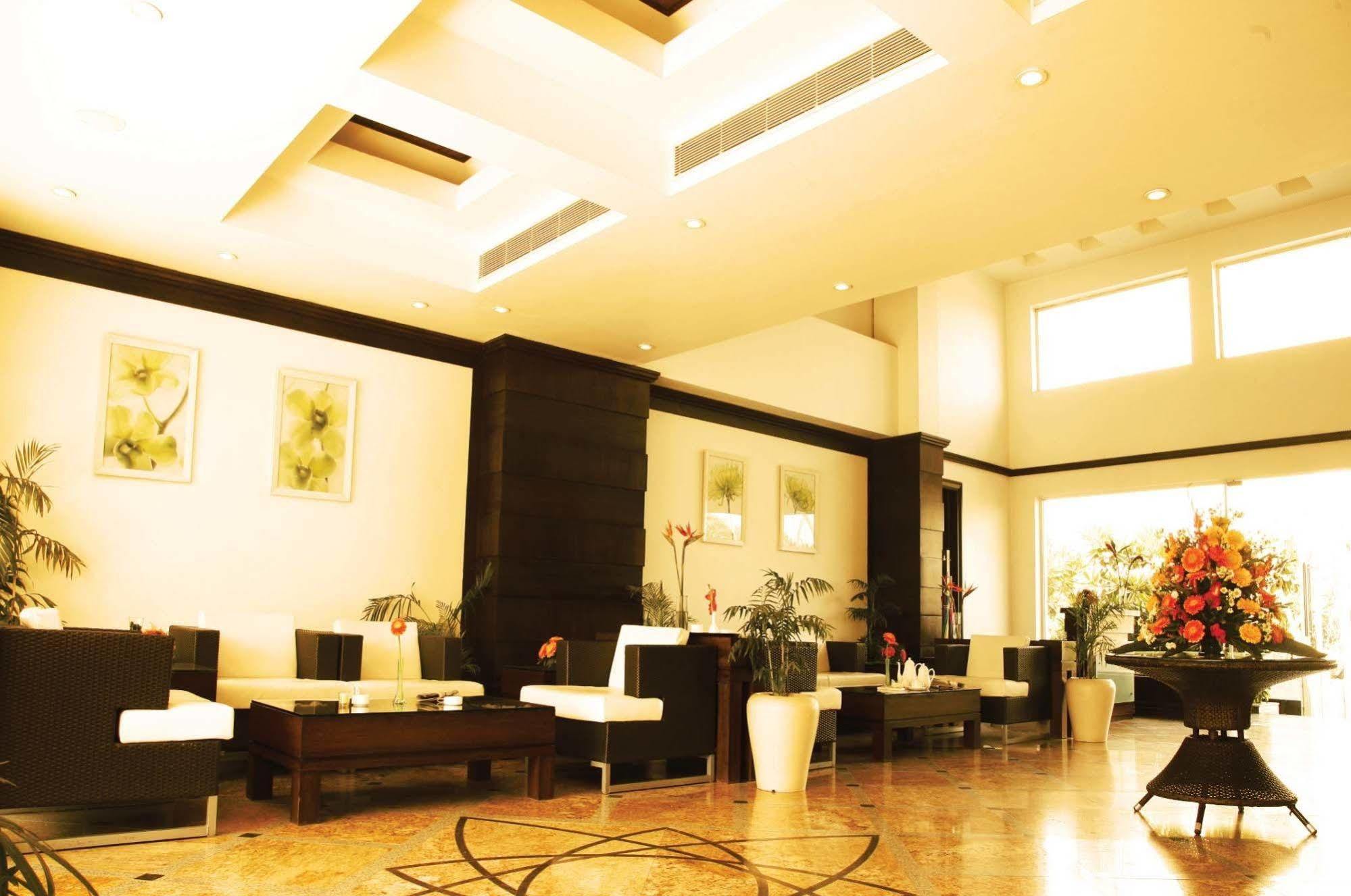 Treehouse Hotel Club & Spa Dharuhera Exterior photo