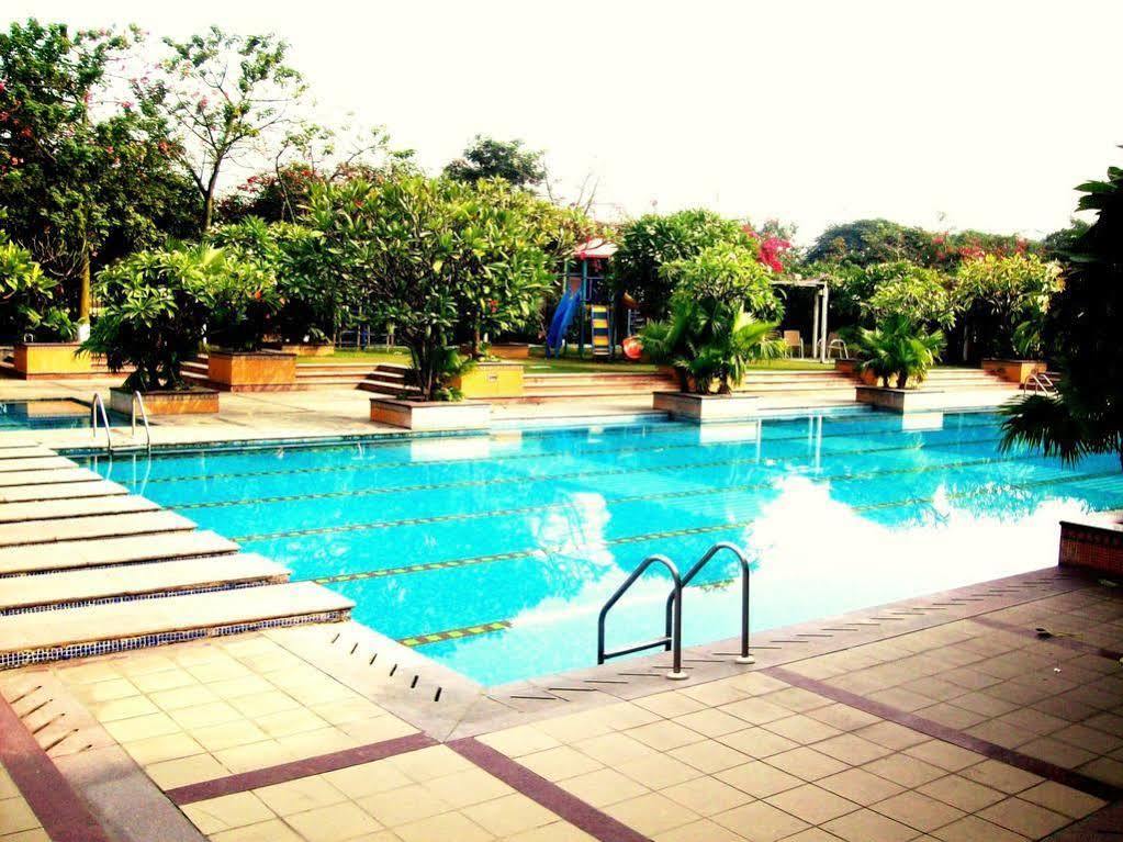 Treehouse Hotel Club & Spa Dharuhera Exterior photo