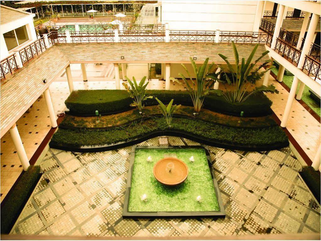 Treehouse Hotel Club & Spa Dharuhera Exterior photo