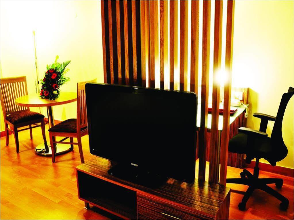 Treehouse Hotel Club & Spa Dharuhera Exterior photo